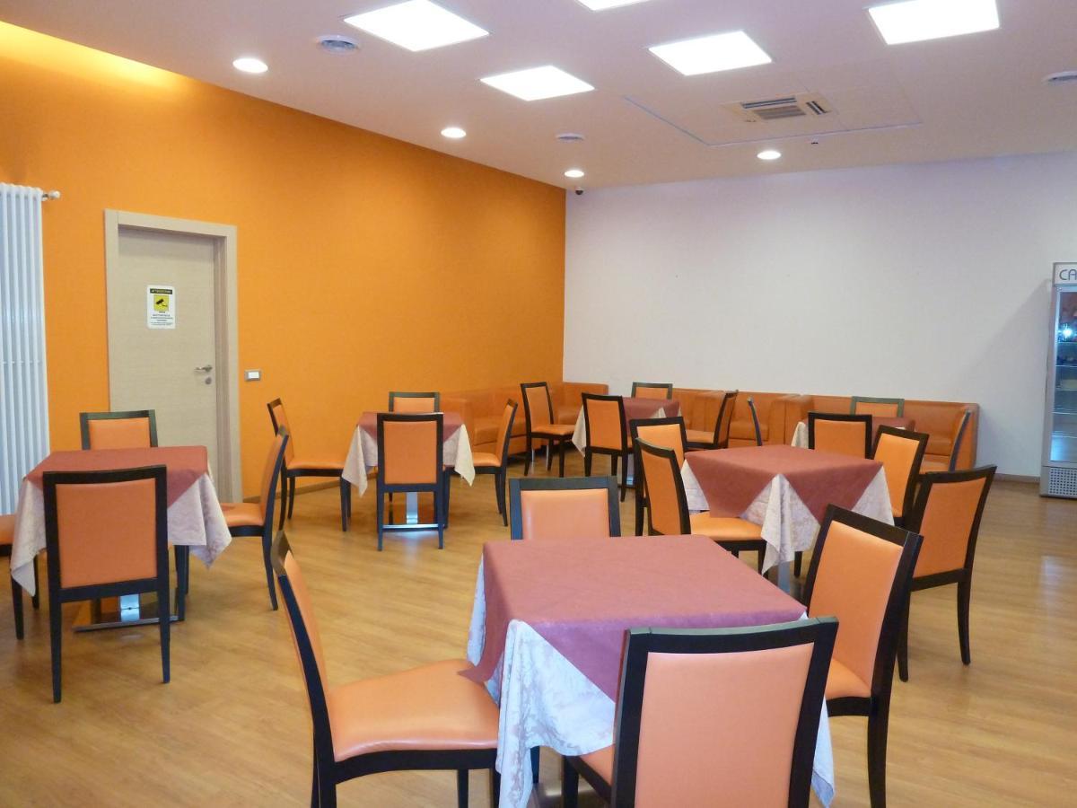 Hotel Fiera Bolzano Esterno foto
