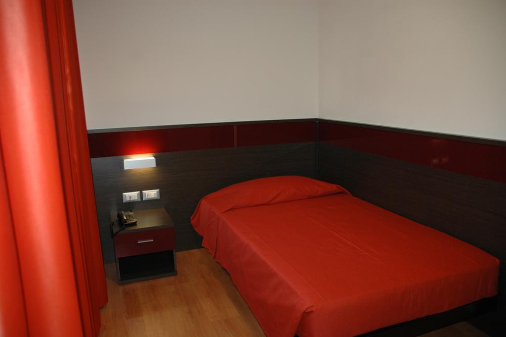 Hotel Fiera Bolzano Camera foto