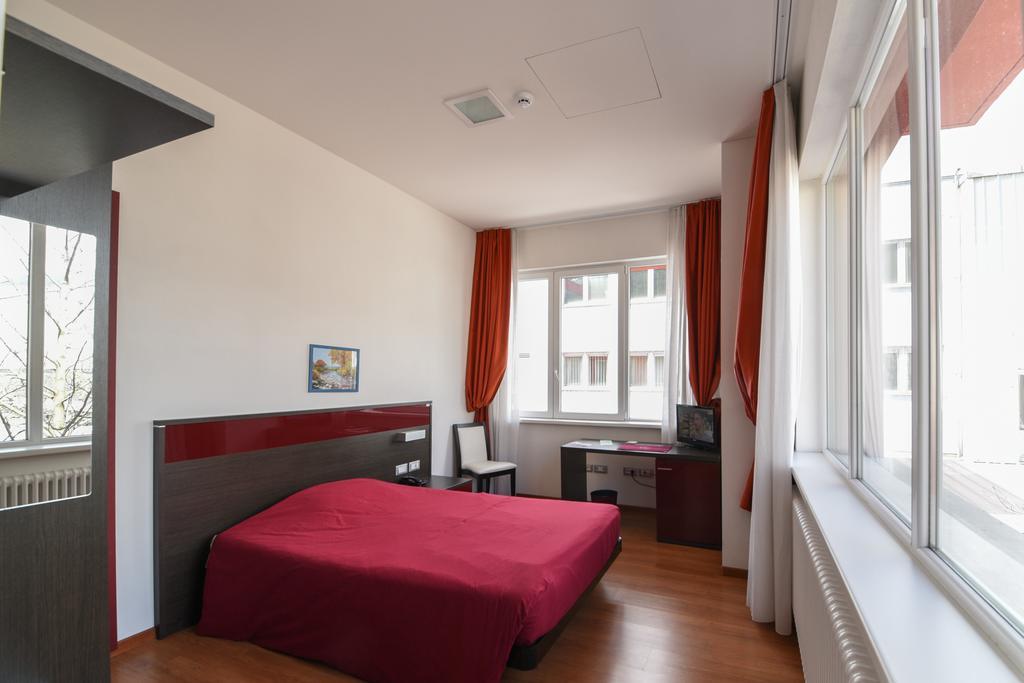 Hotel Fiera Bolzano Camera foto